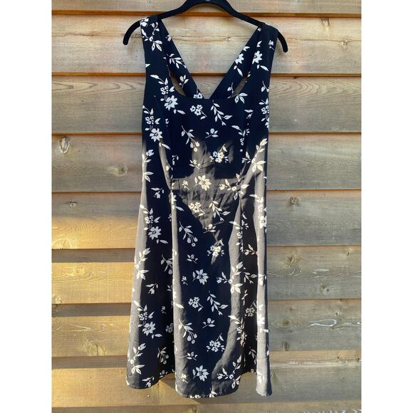 Newport news vintage black floral jumper dress - Picture 5 of 7